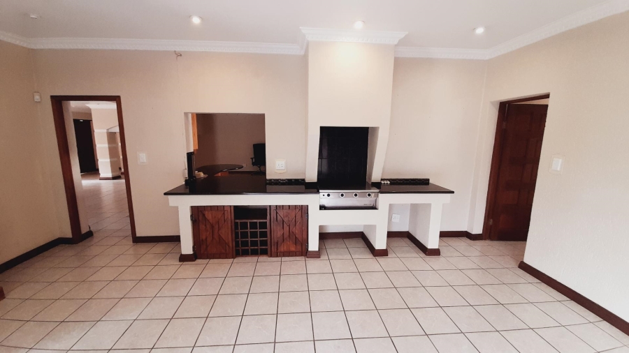 3 Bedroom Property for Sale in WestLake Country Safari Estate North West